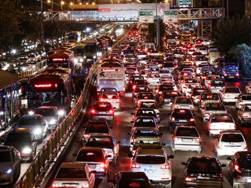 ترافیک نیمه سنگین در خروجی گیلان؛ محور رودبار یکطرفه شد